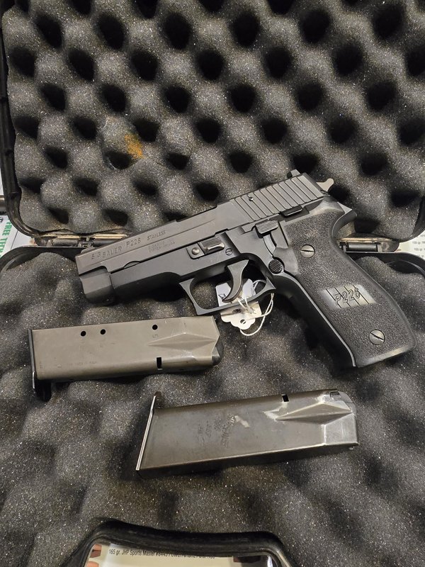SIG SAUER P226